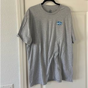 Hang ten t-shirt adult size XL gray